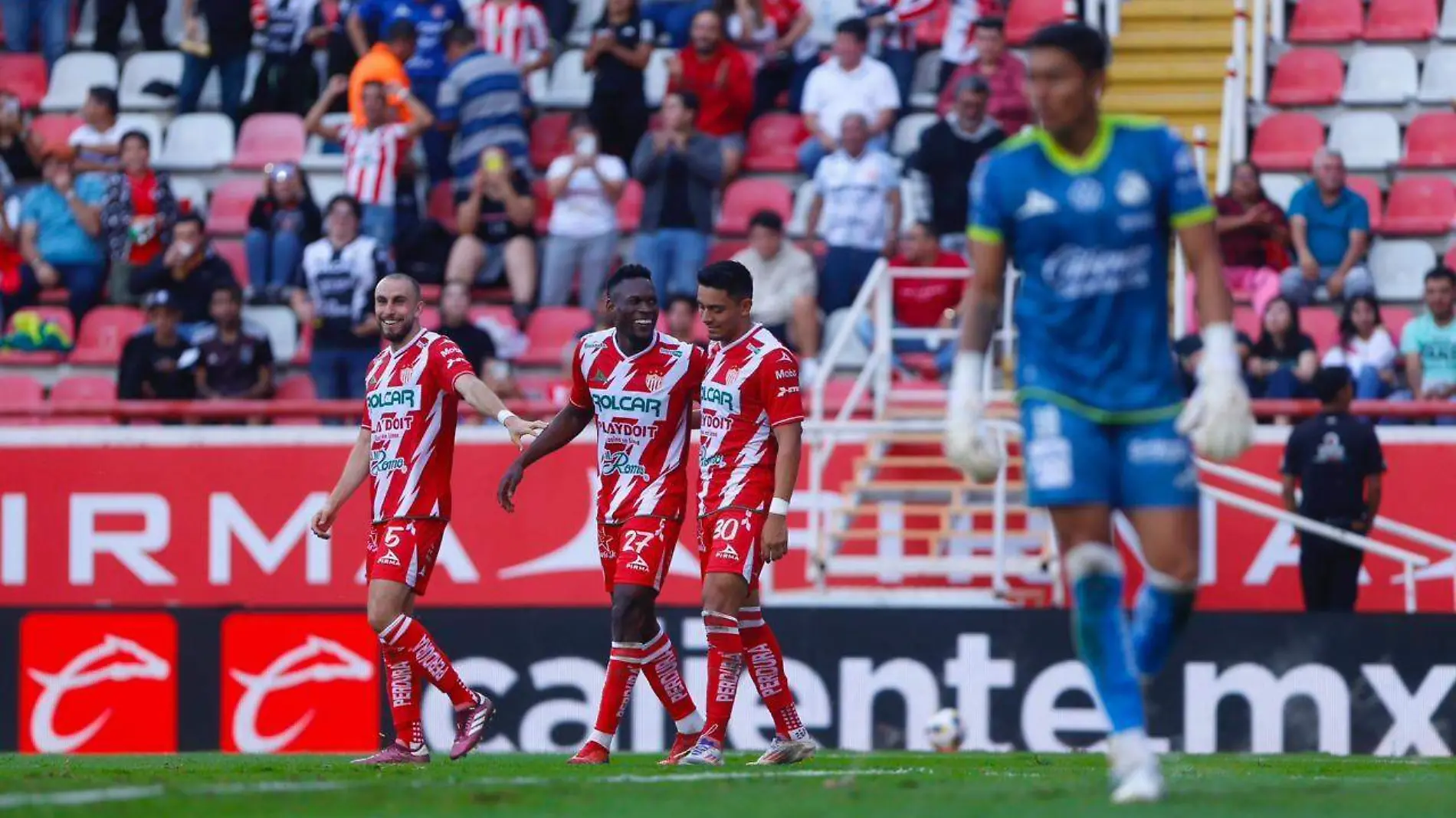 Club Puebla es aplastado por Necaxa 